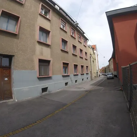 Belvaros Apartman Pecs